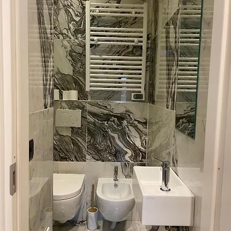 Mansarda Galliari 아파트 *